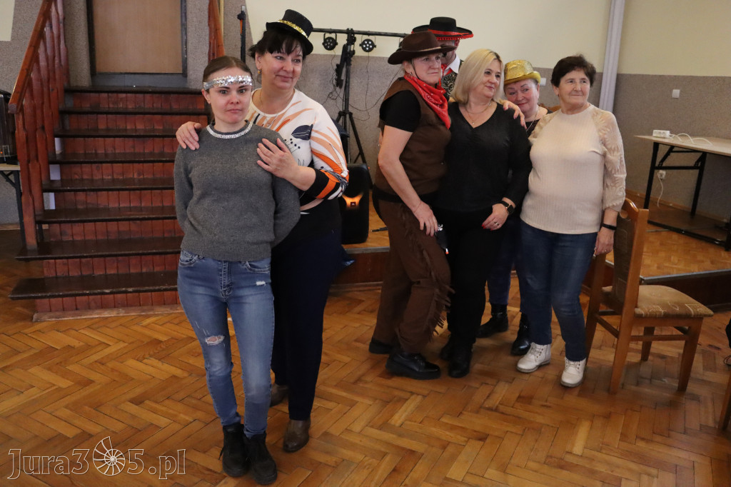 Fotorelacja: Karnawałowy Marsz Nordic Walking w Zawierciu