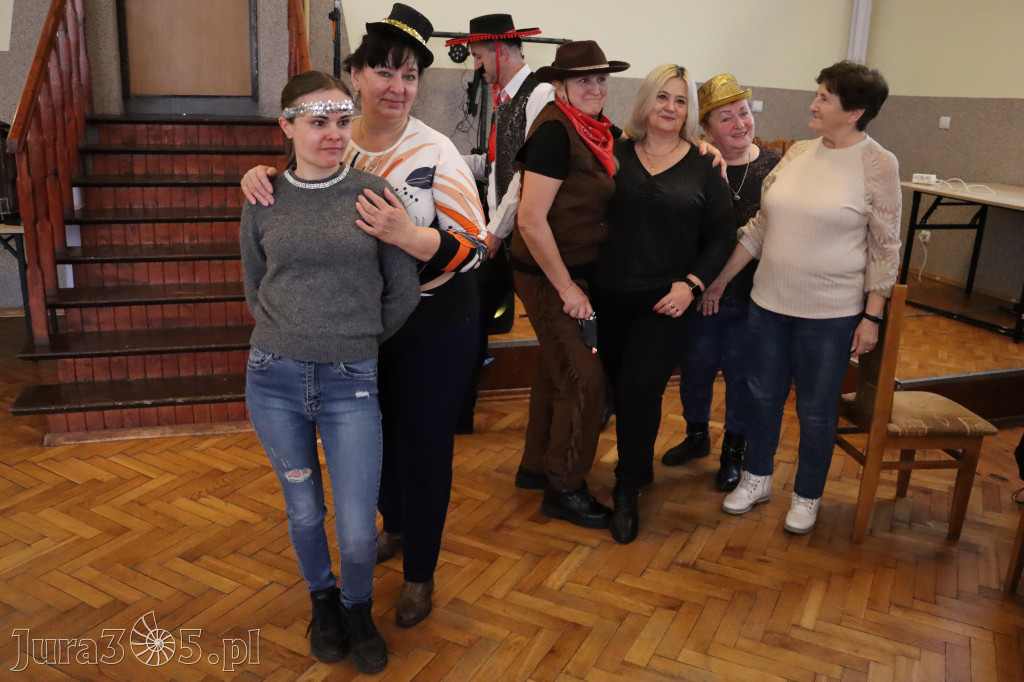 Fotorelacja: Karnawałowy Marsz Nordic Walking w Zawierciu