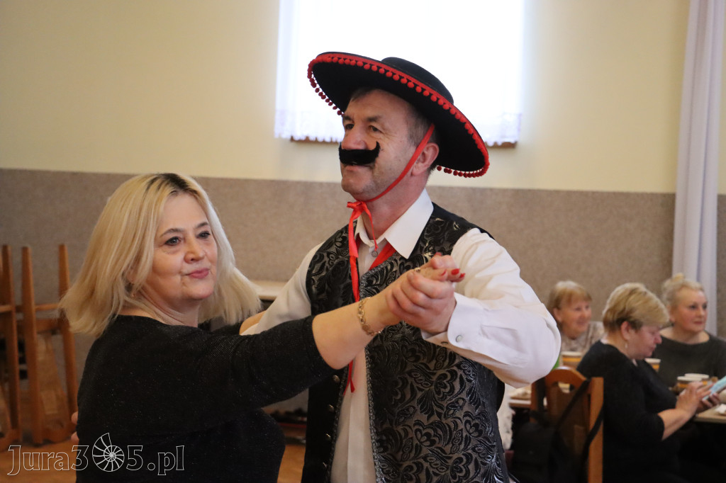 Fotorelacja: Karnawałowy Marsz Nordic Walking w Zawierciu