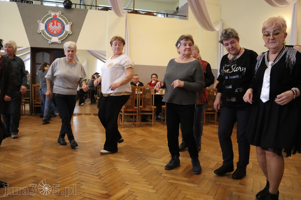 Fotorelacja: Karnawałowy Marsz Nordic Walking w Zawierciu