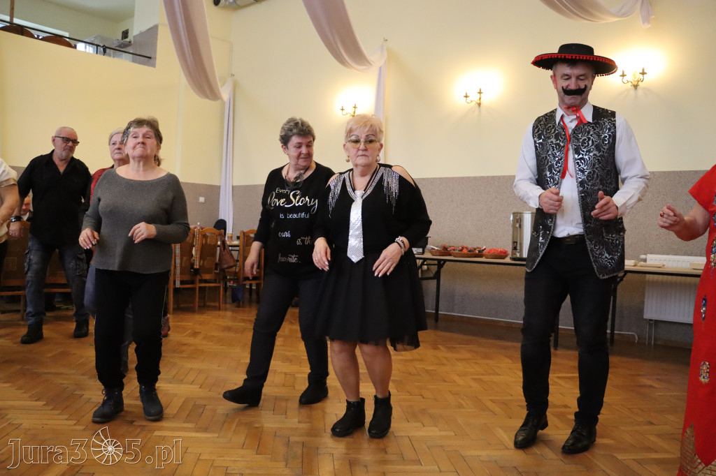 Fotorelacja: Karnawałowy Marsz Nordic Walking w Zawierciu