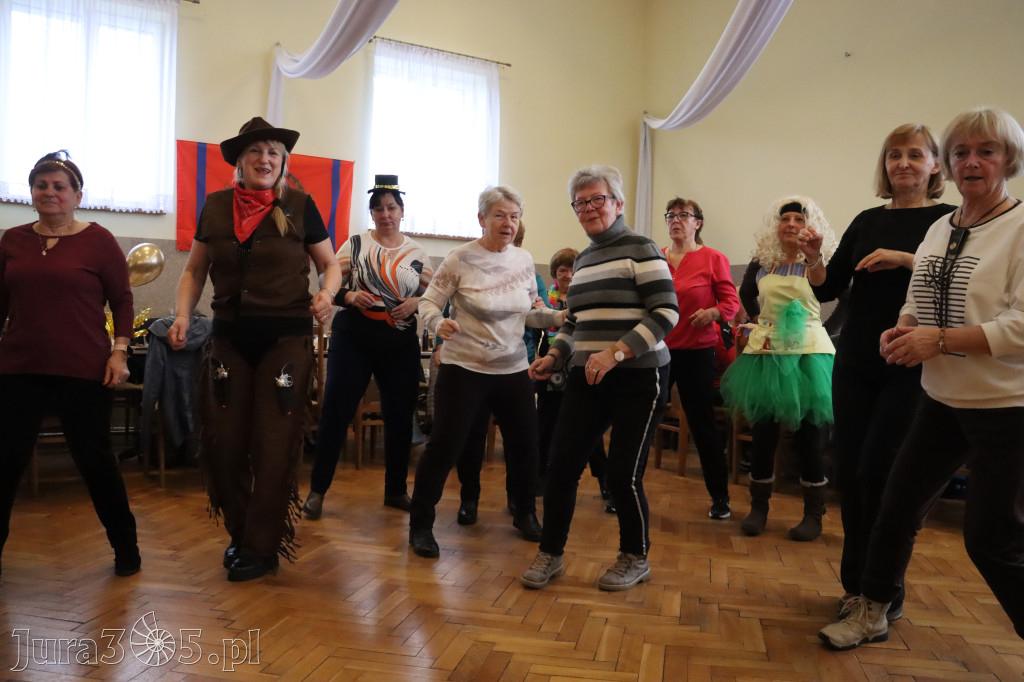 Fotorelacja: Karnawałowy Marsz Nordic Walking w Zawierciu