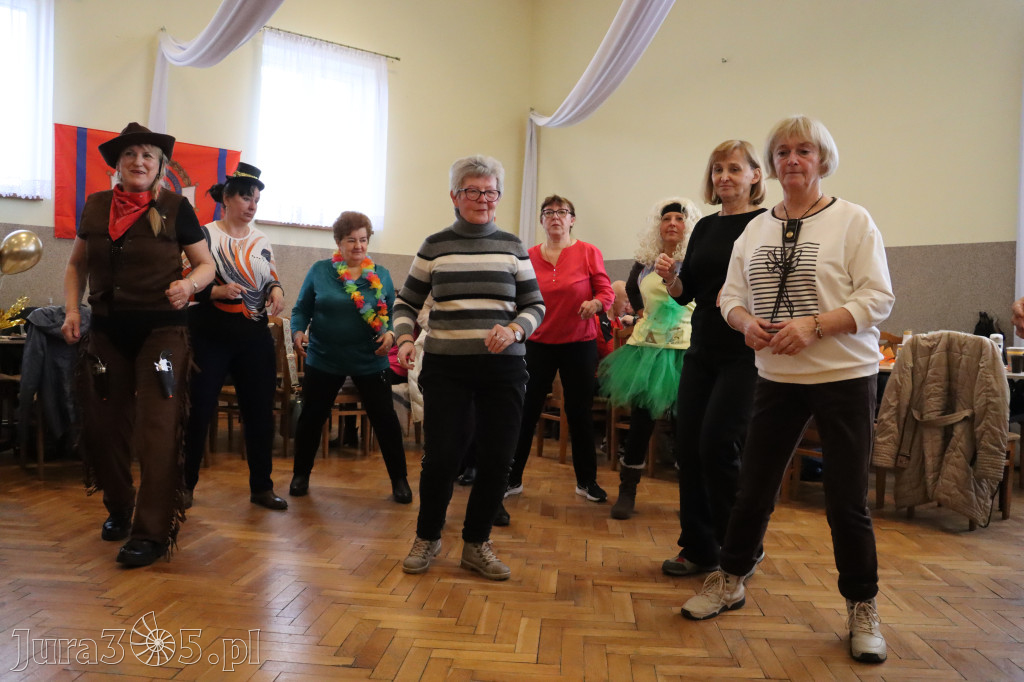 Fotorelacja: Karnawałowy Marsz Nordic Walking w Zawierciu