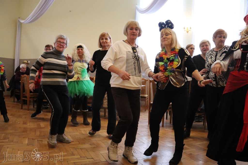 Fotorelacja: Karnawałowy Marsz Nordic Walking w Zawierciu