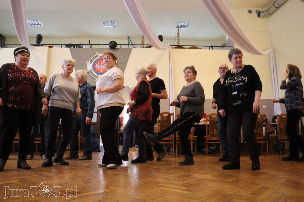 Fotorelacja: Karnawałowy Marsz Nordic Walking w Zawierciu