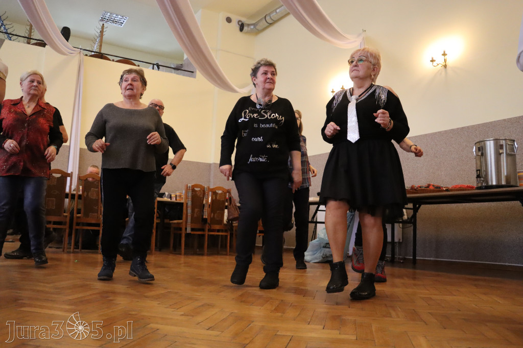 Fotorelacja: Karnawałowy Marsz Nordic Walking w Zawierciu