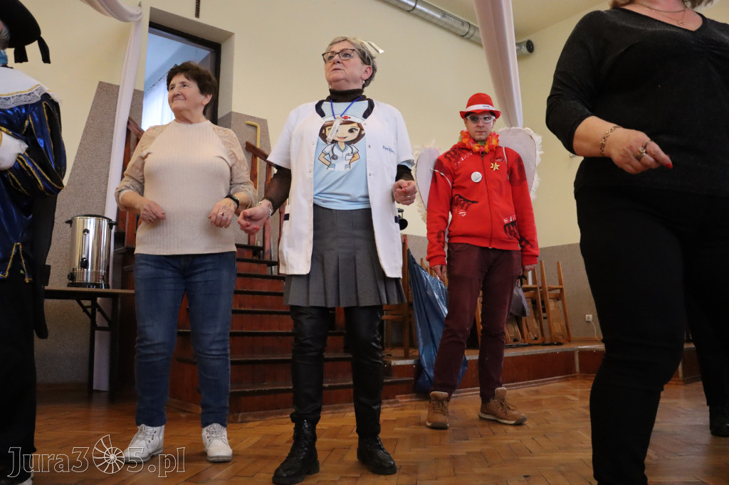 Fotorelacja: Karnawałowy Marsz Nordic Walking w Zawierciu