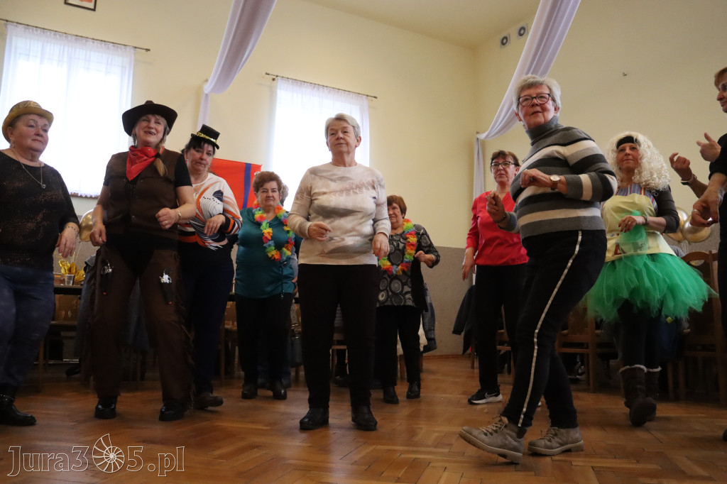 Fotorelacja: Karnawałowy Marsz Nordic Walking w Zawierciu