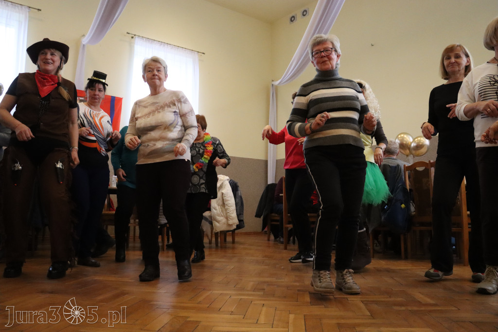 Fotorelacja: Karnawałowy Marsz Nordic Walking w Zawierciu