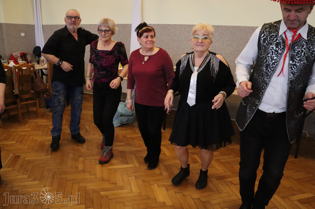 Fotorelacja: Karnawałowy Marsz Nordic Walking w Zawierciu