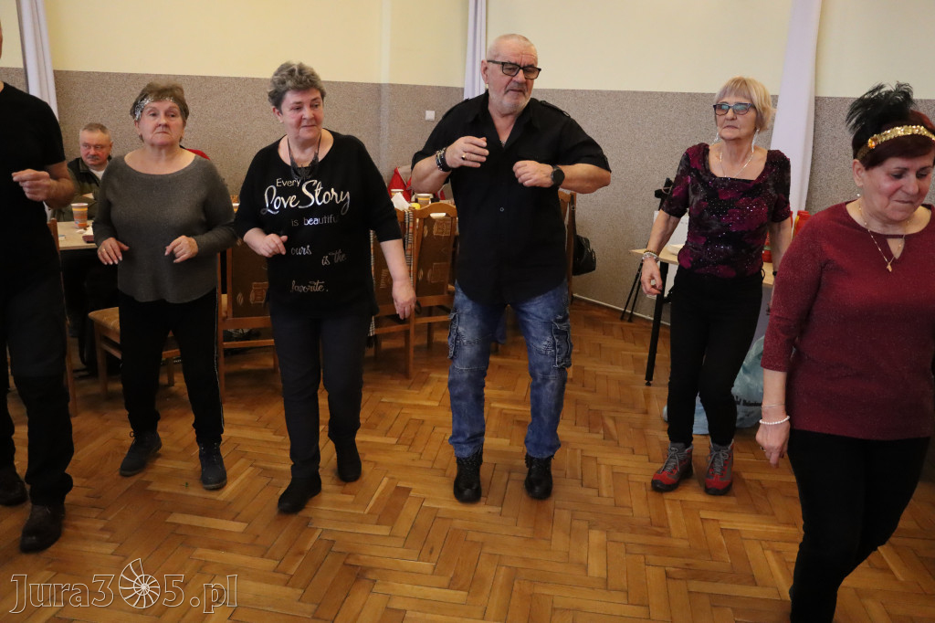 Fotorelacja: Karnawałowy Marsz Nordic Walking w Zawierciu