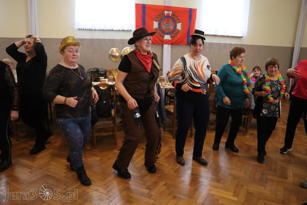 Fotorelacja: Karnawałowy Marsz Nordic Walking w Zawierciu