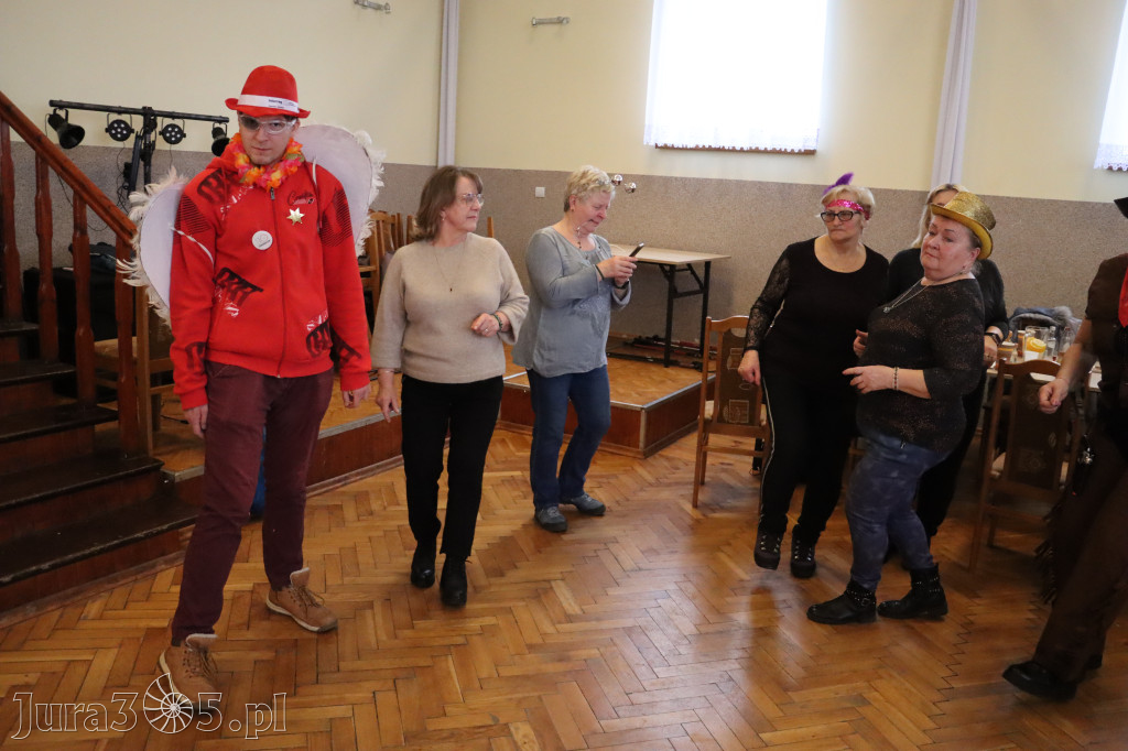Fotorelacja: Karnawałowy Marsz Nordic Walking w Zawierciu