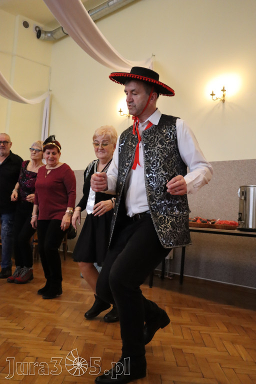 Fotorelacja: Karnawałowy Marsz Nordic Walking w Zawierciu