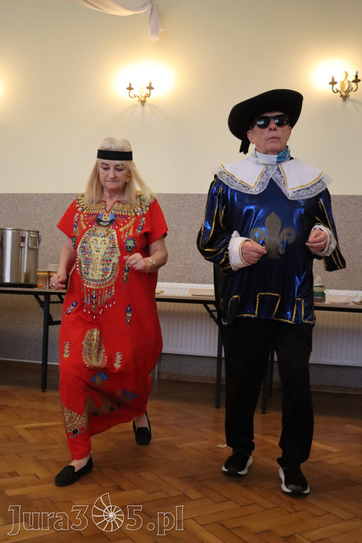 Fotorelacja: Karnawałowy Marsz Nordic Walking w Zawierciu