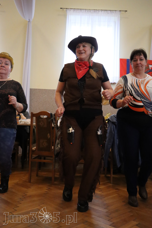 Fotorelacja: Karnawałowy Marsz Nordic Walking w Zawierciu
