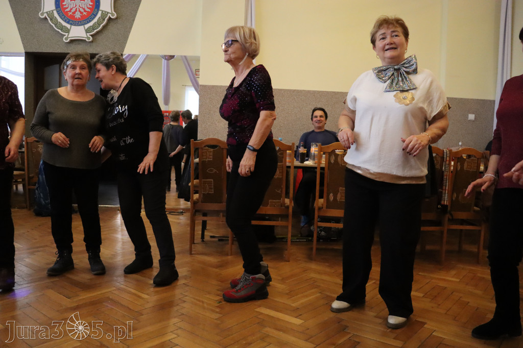 Fotorelacja: Karnawałowy Marsz Nordic Walking w Zawierciu