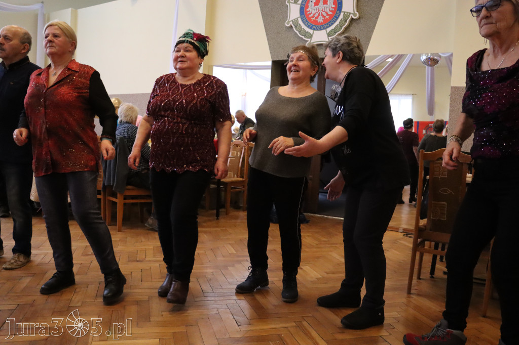 Fotorelacja: Karnawałowy Marsz Nordic Walking w Zawierciu