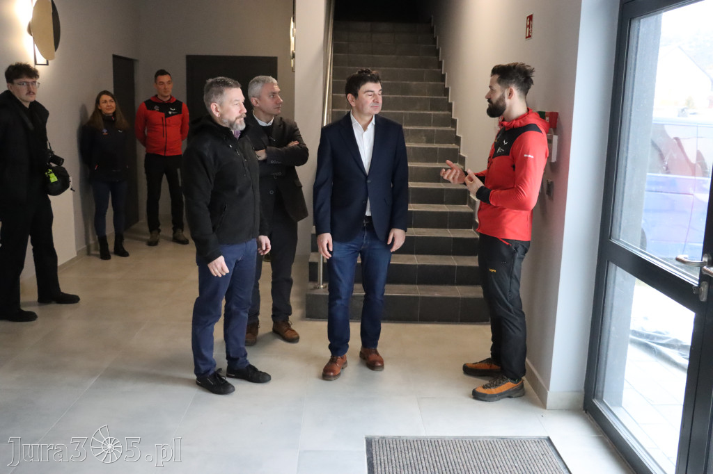 Fotorelacja: Przekazanie sprzętu dla Grupy Jurajskiej GOPR w Podlesicach gmina Kroczyce