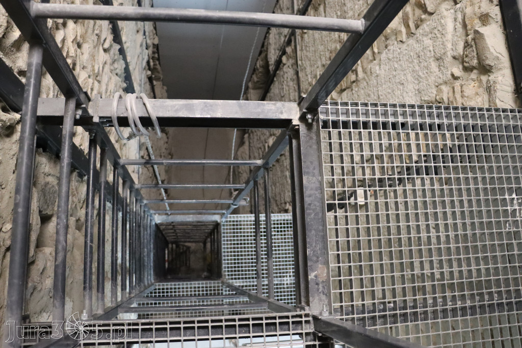 Fotorelacja: Przekazanie sprzętu dla Grupy Jurajskiej GOPR w Podlesicach gmina Kroczyce