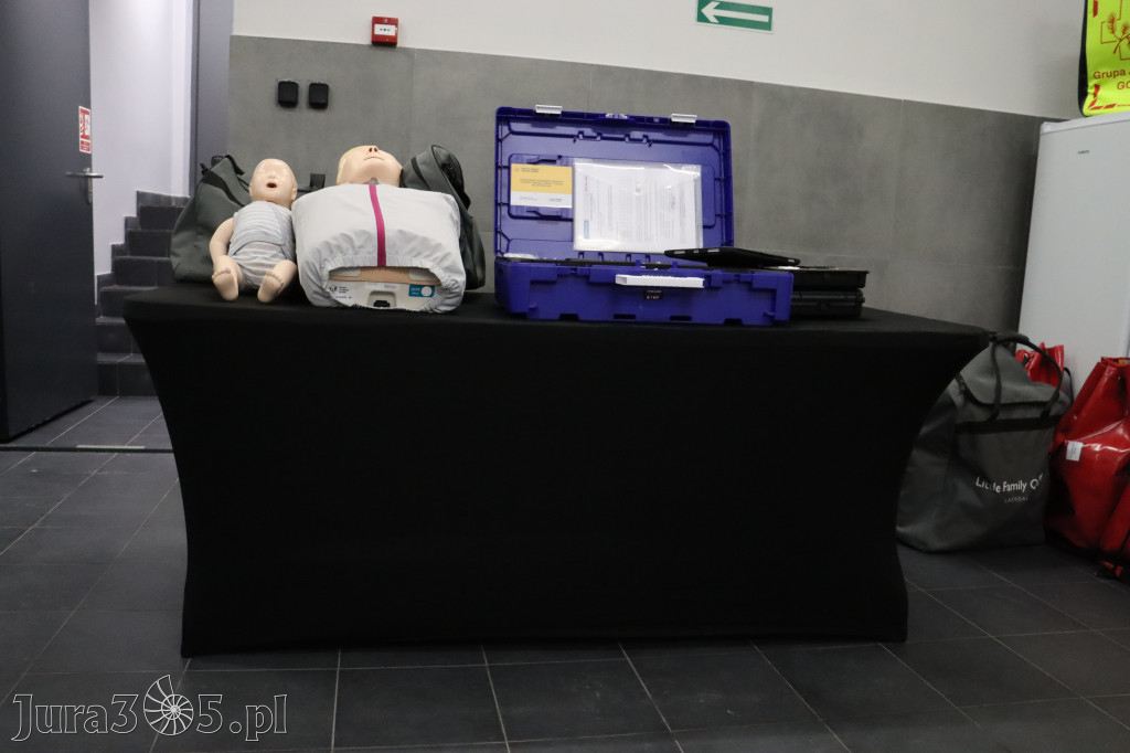 Fotorelacja: Przekazanie sprzętu dla Grupy Jurajskiej GOPR w Podlesicach gmina Kroczyce