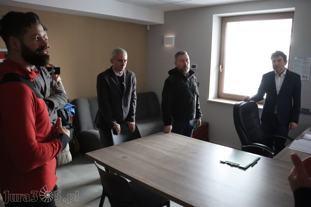 Fotorelacja: Przekazanie sprzętu dla Grupy Jurajskiej GOPR w Podlesicach gmina Kroczyce