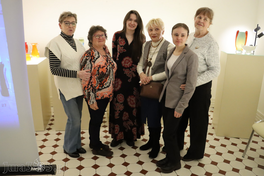 Fotorelacja Zawiercie: wykład - SZKŁO Z KREDENSU BABCI. OPOWIEŚCI O HSG ZĄBKOWICE