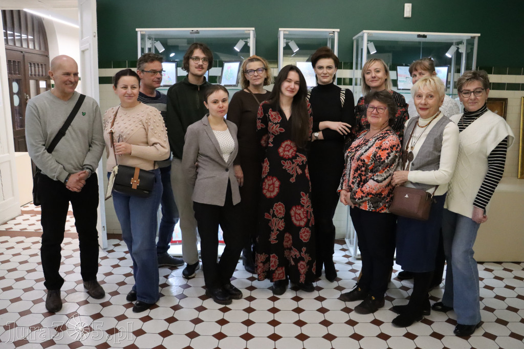 Fotorelacja Zawiercie: wykład - SZKŁO Z KREDENSU BABCI. OPOWIEŚCI O HSG ZĄBKOWICE