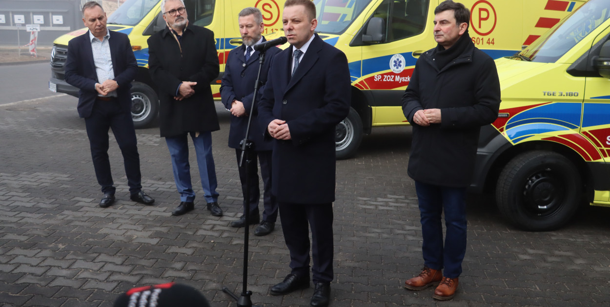 Fotorelacja: Briefing prasowy - zakup trzech ambulansów dla SPZOZ w Myszkowie