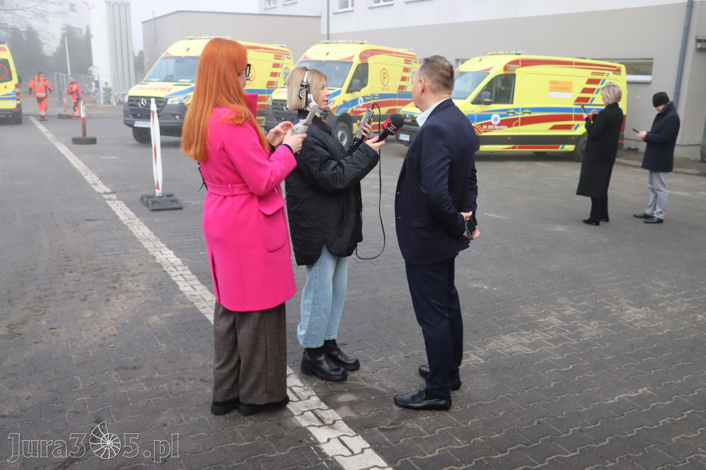 Fotorelacja: Briefing prasowy - zakup trzech ambulansów dla SPZOZ w Myszkowie