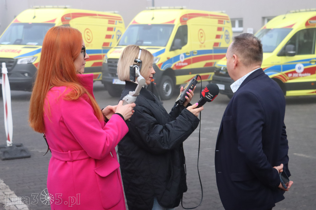 Fotorelacja: Briefing prasowy - zakup trzech ambulansów dla SPZOZ w Myszkowie