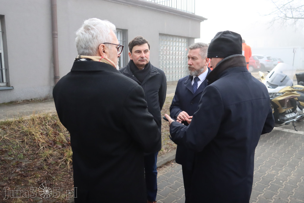 Fotorelacja: Briefing prasowy - zakup trzech ambulansów dla SPZOZ w Myszkowie