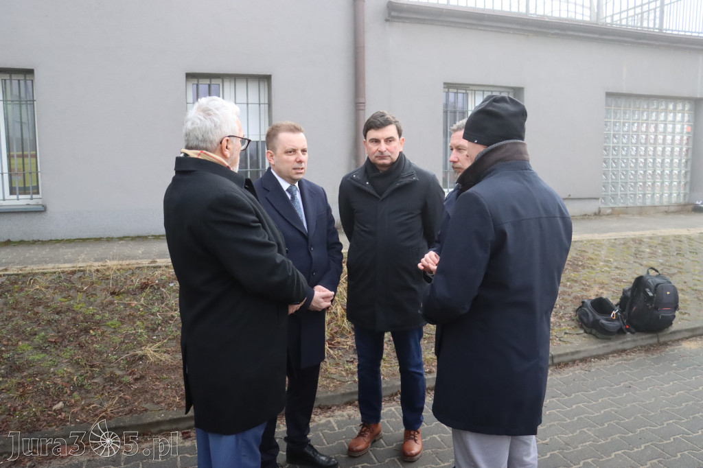 Fotorelacja: Briefing prasowy - zakup trzech ambulansów dla SPZOZ w Myszkowie