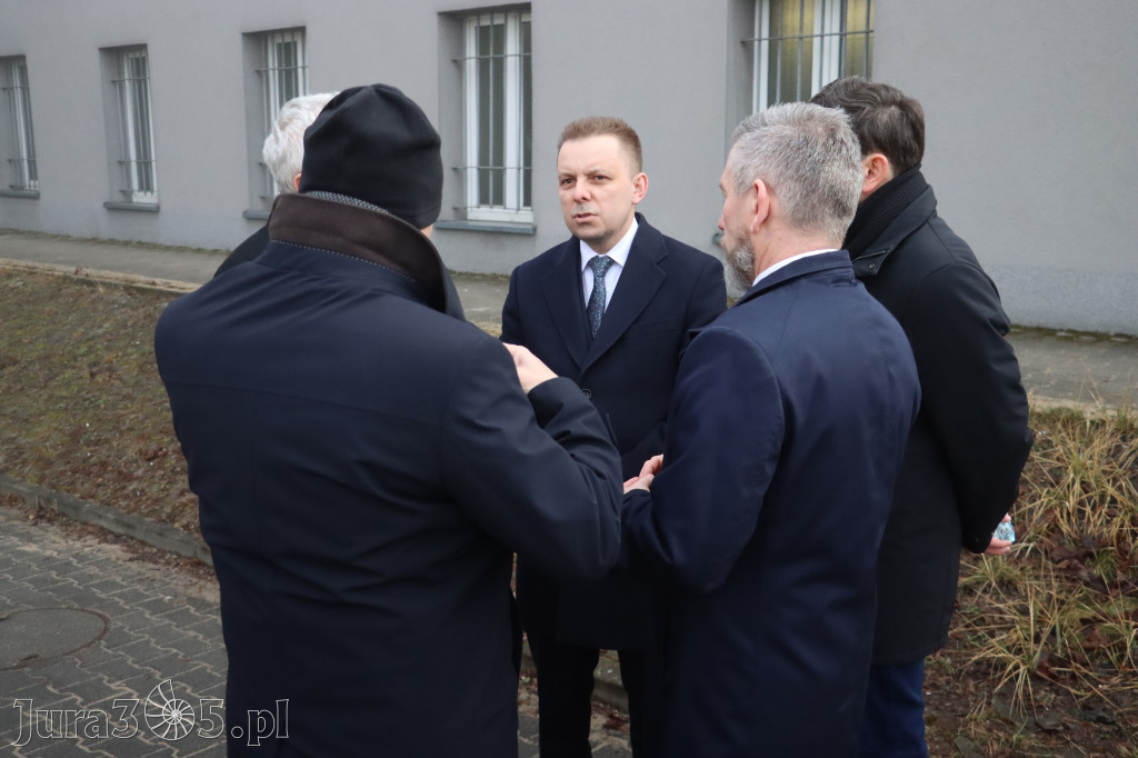 Fotorelacja: Briefing prasowy - zakup trzech ambulansów dla SPZOZ w Myszkowie