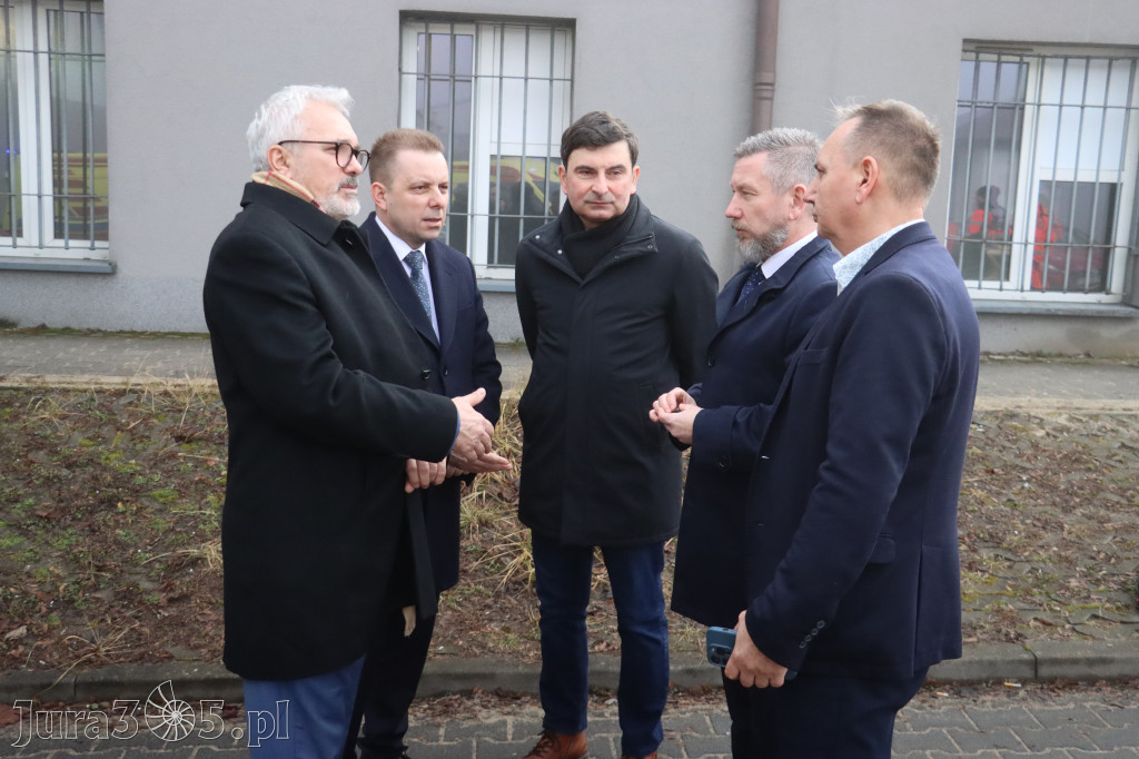 Fotorelacja: Briefing prasowy - zakup trzech ambulansów dla SPZOZ w Myszkowie