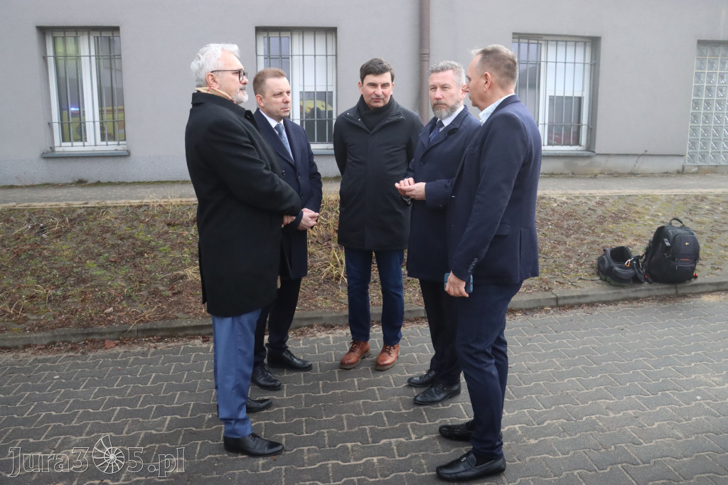 Fotorelacja: Briefing prasowy - zakup trzech ambulansów dla SPZOZ w Myszkowie
