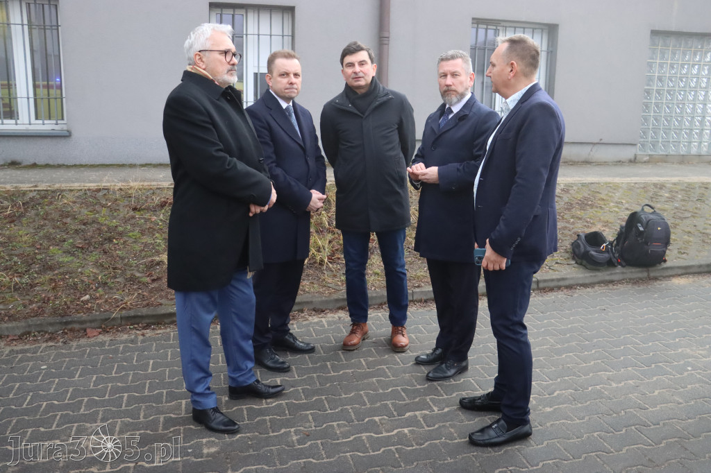 Fotorelacja: Briefing prasowy - zakup trzech ambulansów dla SPZOZ w Myszkowie