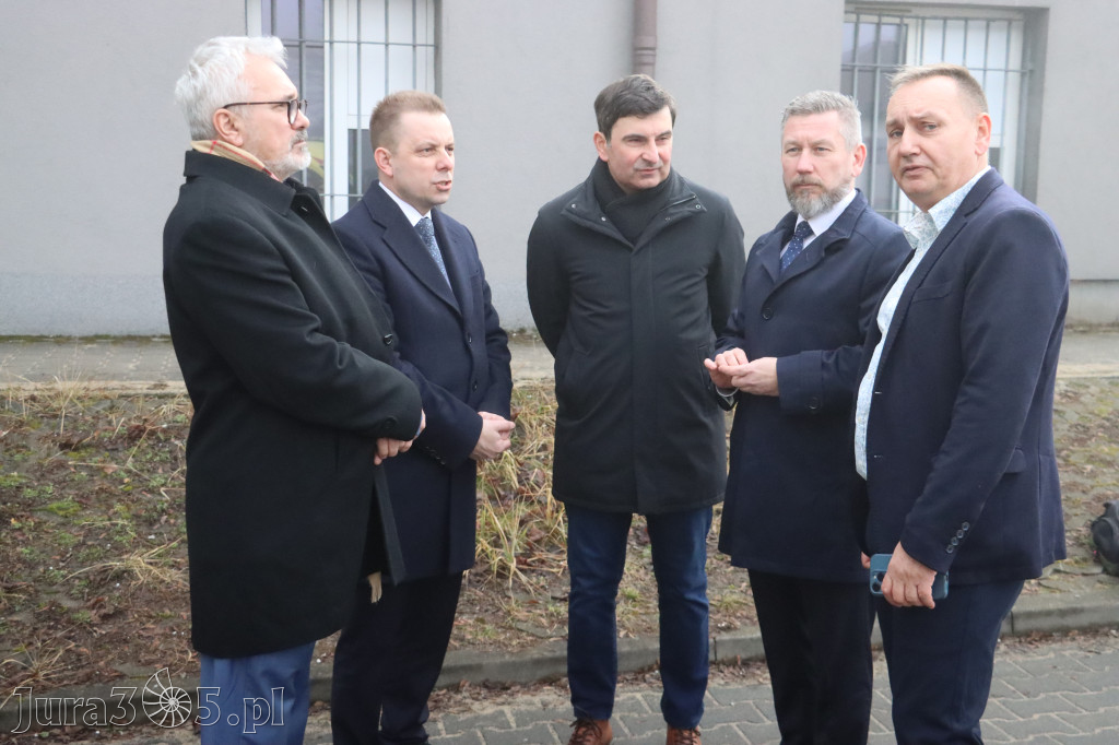 Fotorelacja: Briefing prasowy - zakup trzech ambulansów dla SPZOZ w Myszkowie