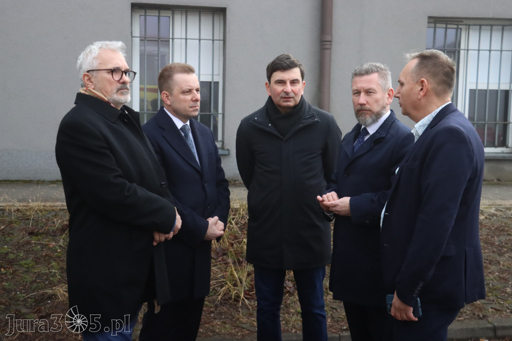 Fotorelacja: Briefing prasowy - zakup trzech ambulansów dla SPZOZ w Myszkowie