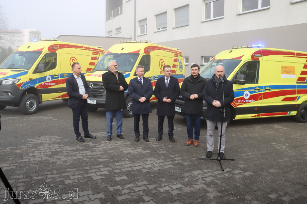 Fotorelacja: Briefing prasowy - zakup trzech ambulansów dla SPZOZ w Myszkowie