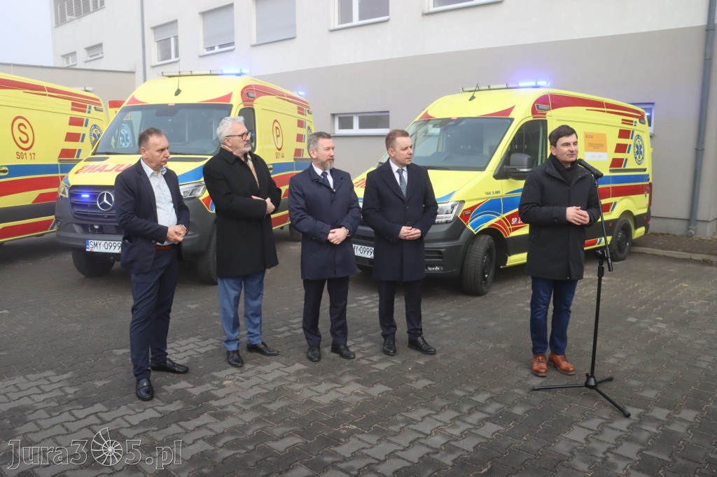 Fotorelacja: Briefing prasowy - zakup trzech ambulansów dla SPZOZ w Myszkowie