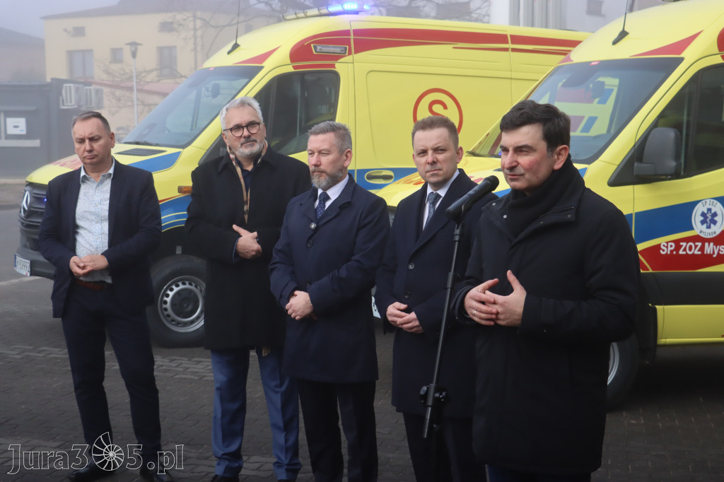 Fotorelacja: Briefing prasowy - zakup trzech ambulansów dla SPZOZ w Myszkowie