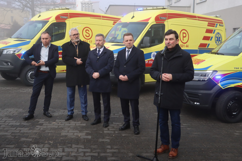Fotorelacja: Briefing prasowy - zakup trzech ambulansów dla SPZOZ w Myszkowie