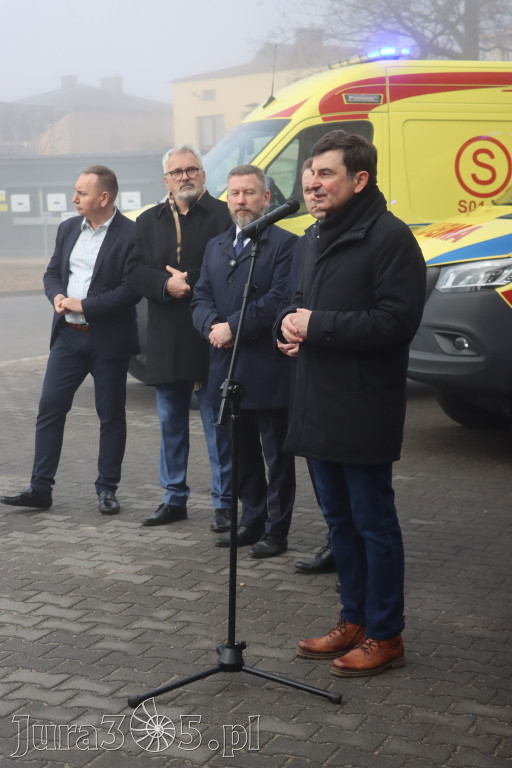 Fotorelacja: Briefing prasowy - zakup trzech ambulansów dla SPZOZ w Myszkowie