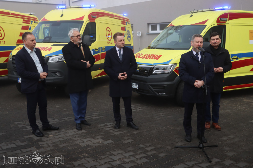 Fotorelacja: Briefing prasowy - zakup trzech ambulansów dla SPZOZ w Myszkowie