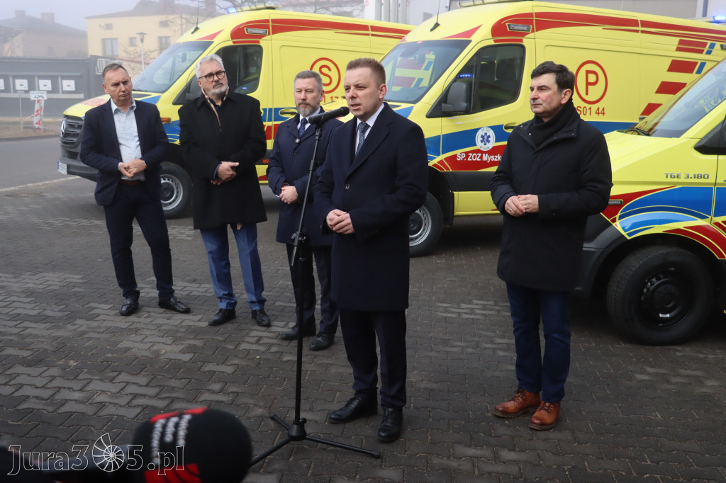 Fotorelacja: Briefing prasowy - zakup trzech ambulansów dla SPZOZ w Myszkowie