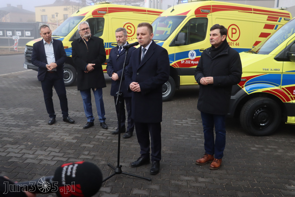 Fotorelacja: Briefing prasowy - zakup trzech ambulansów dla SPZOZ w Myszkowie