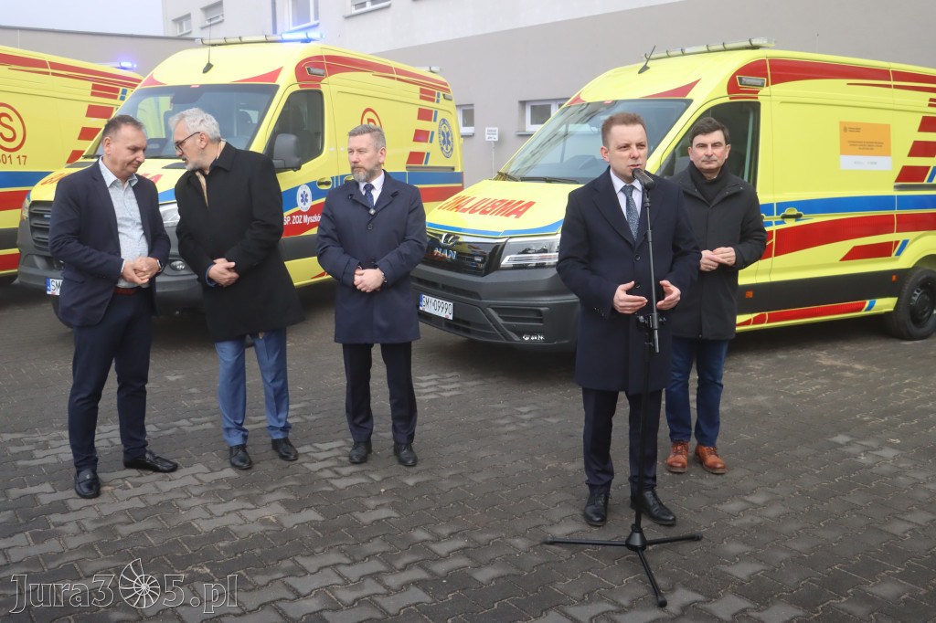 Fotorelacja: Briefing prasowy - zakup trzech ambulansów dla SPZOZ w Myszkowie