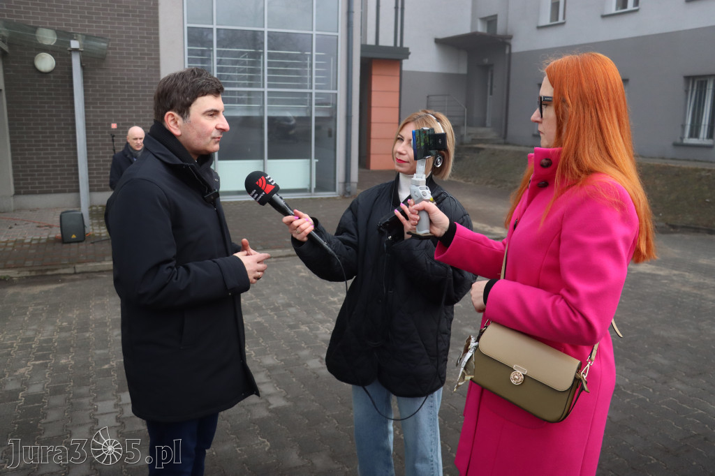 Fotorelacja: Briefing prasowy - zakup trzech ambulansów dla SPZOZ w Myszkowie