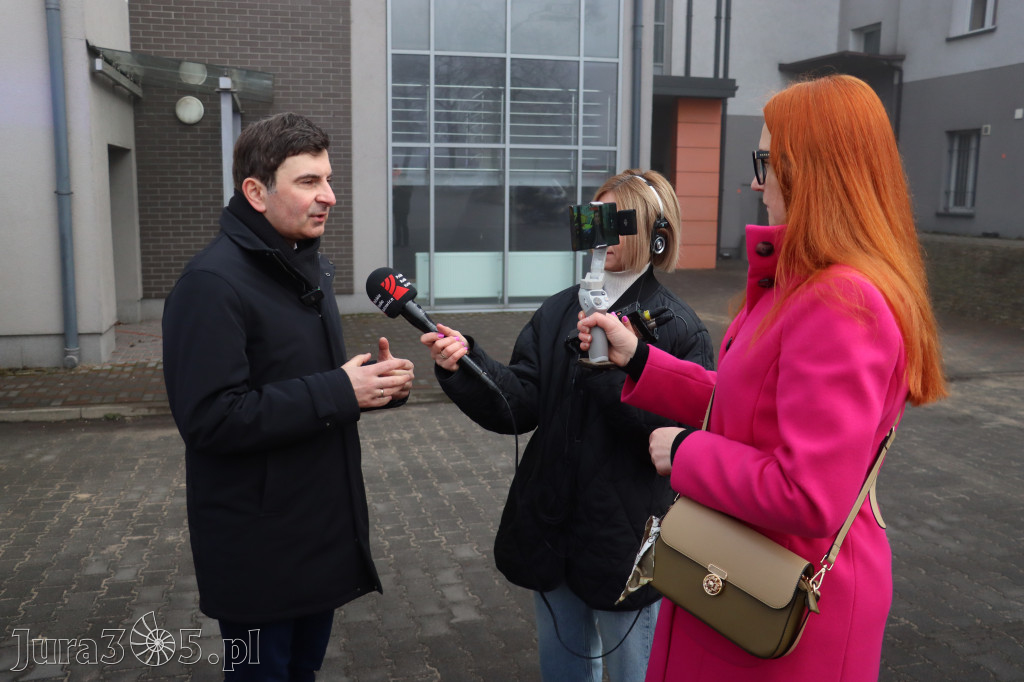 Fotorelacja: Briefing prasowy - zakup trzech ambulansów dla SPZOZ w Myszkowie
